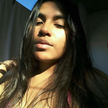 Novinhas Com Peitos Pequenos