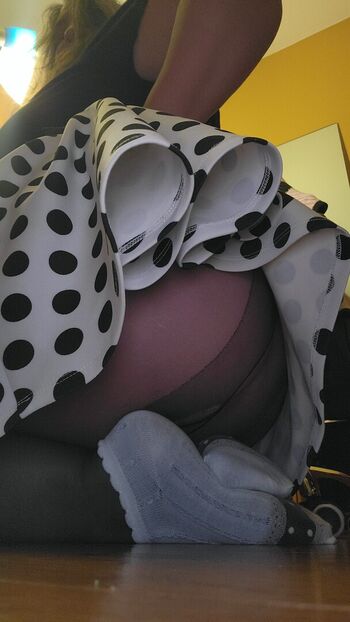 Full leaked Nylonsandsocks private onlyfans photo