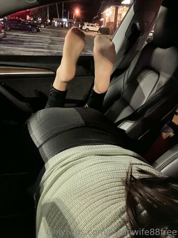 Full leaked Nylonwifefree private onlyfans photo