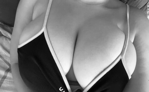 Full leaked Nytatuta private onlyfans photo