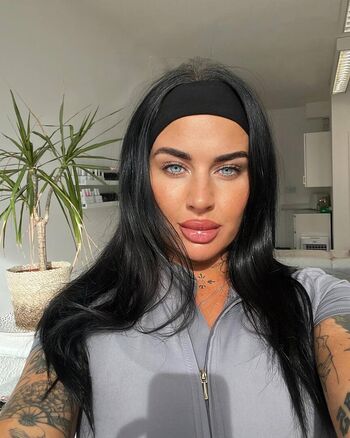 Full leaked Oasis roseman private onlyfans photo