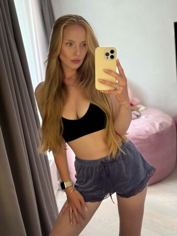 Oksana Neveselaya