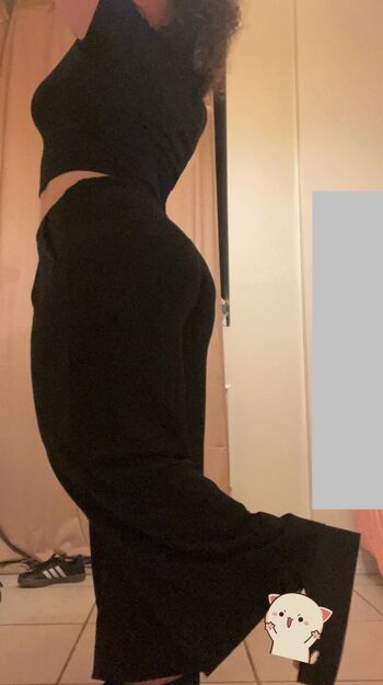 Full leaked Oli private onlyfans photo