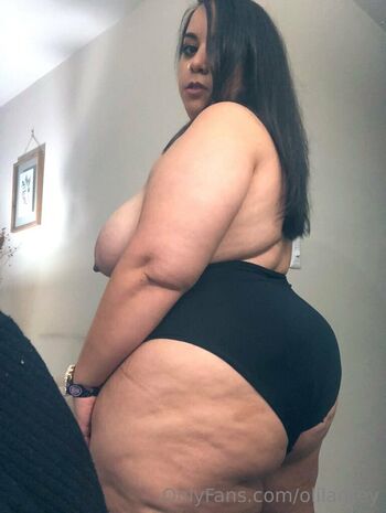 Full leaked Olilagrey private onlyfans photo