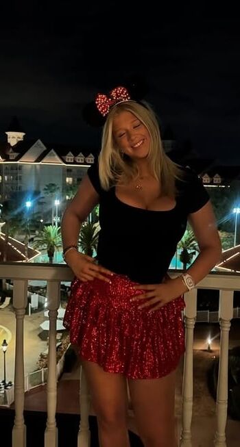 Full leaked Olivia kuehner private onlyfans photo