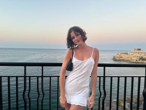 Full leaked Olivia rouyer private onlyfans photo