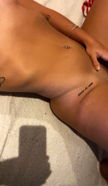 Full leaked Oliviamae private onlyfans photo