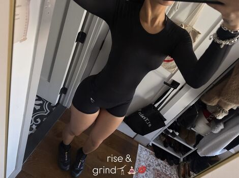 Full leaked Oliviaraynn private onlyfans photo