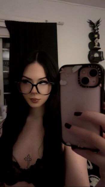 Full leaked Onlygothbitches private onlyfans photo