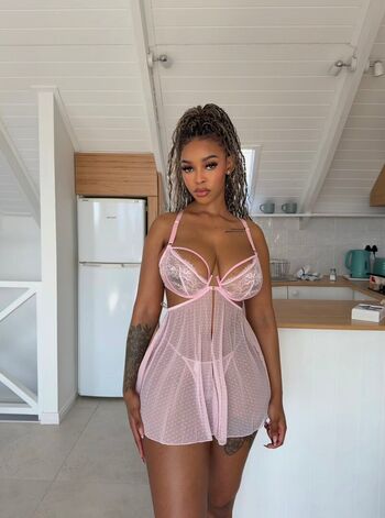 Full leaked Ontlametseofficial private onlyfans photo