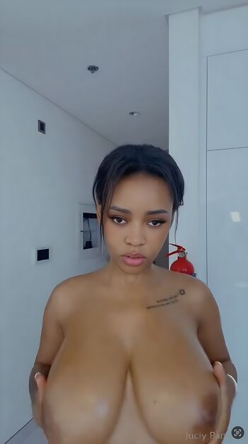 Full leaked Ontlametseofficial private onlyfans photo