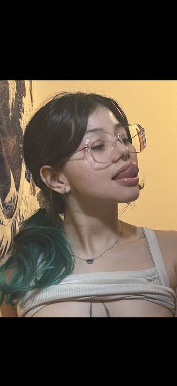 Full leaked Oohlastella private onlyfans photo
