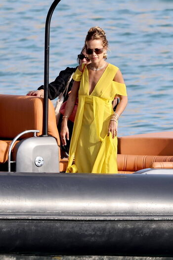 Full leaked Oops international private onlyfans photo