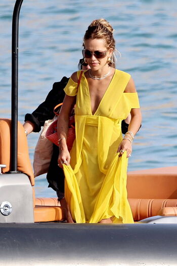 Full leaked Oops international private onlyfans photo