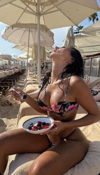 Full leaked Ouksi page private onlyfans photo