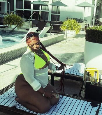 Full leaked Overlybaddd private onlyfans photo