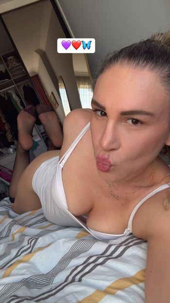 Full leaked Ozlem aksu private onlyfans photo