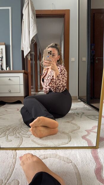 Full leaked Ozlem aksu private onlyfans photo