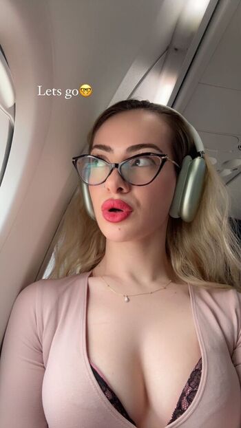 Full leaked Oznur guven page private onlyfans photo