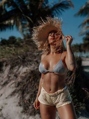 Paige Vanzant