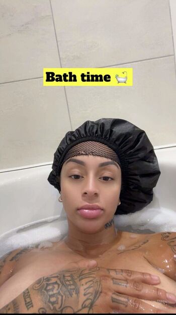 Full leaked Paigey cakey private onlyfans photo