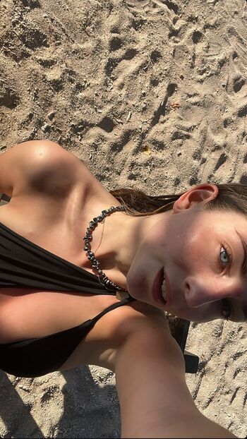 Full leaked Palmyre private onlyfans photo