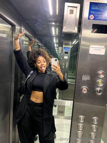 Full leaked Paolaaxo private onlyfans photo