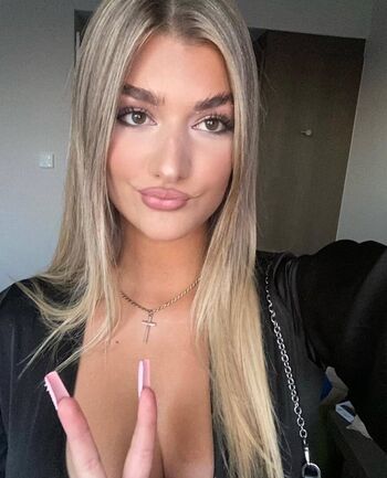 Full leaked Paolaperente private onlyfans photo