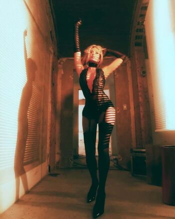 Full leaked Paris hilton page private onlyfans photo