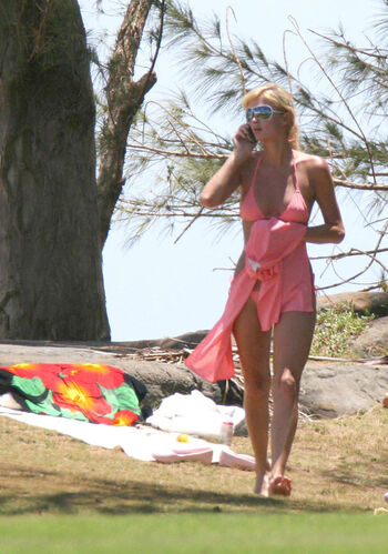 Full leaked Paris hilton private onlyfans photo