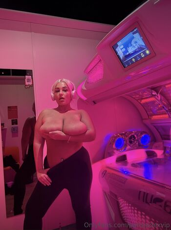 Full leaked Paris jade private onlyfans photo