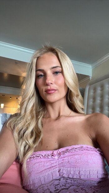 Full leaked Parisangel private onlyfans photo
