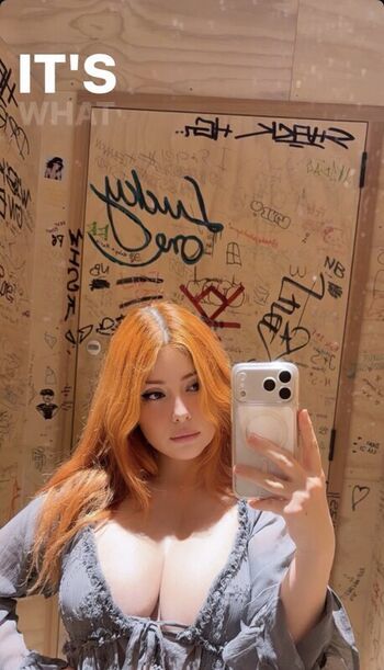 Full leaked Paulaeal private onlyfans photo