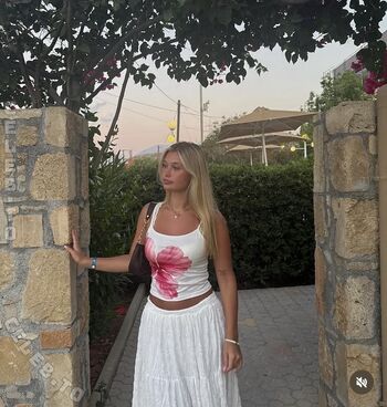 Full leaked Paulagze private onlyfans photo