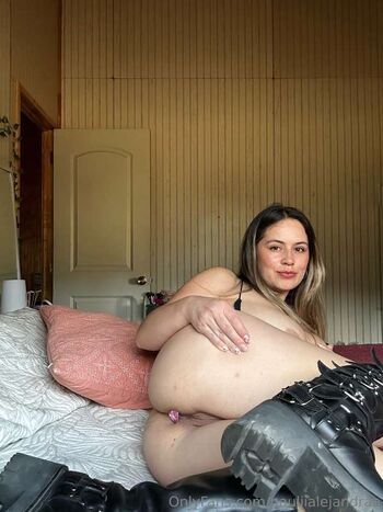 Full leaked Pauliialejandraa private onlyfans photo