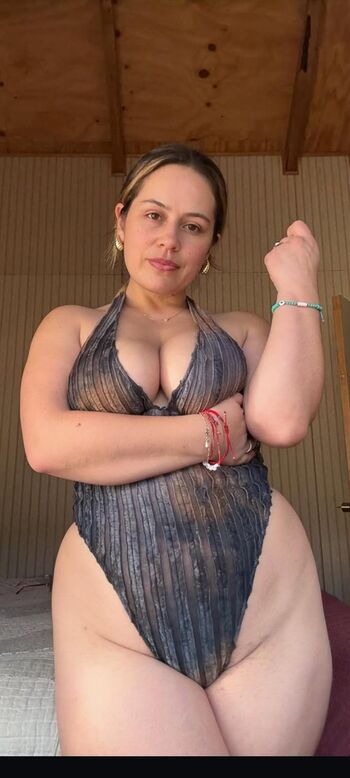 Full leaked Pauliialejandraa private onlyfans photo