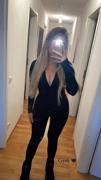 Full leaked Pauline naemi private onlyfans photo