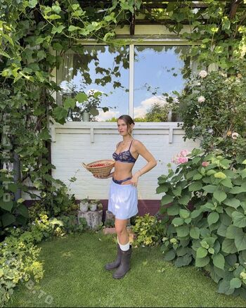 Full leaked Paulinebtk private onlyfans photo