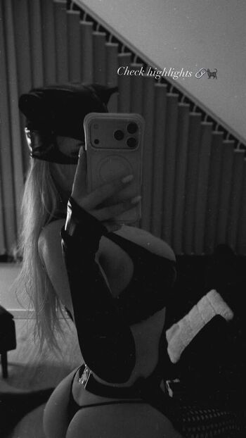Full leaked Pavoxy private onlyfans photo
