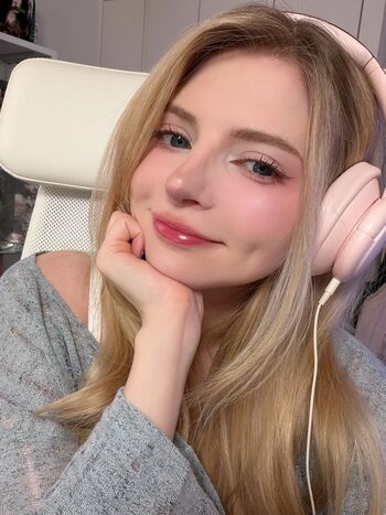 Full leaked Peachmilky private onlyfans photo