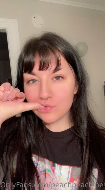 Full leaked Peachpeachiness private onlyfans photo