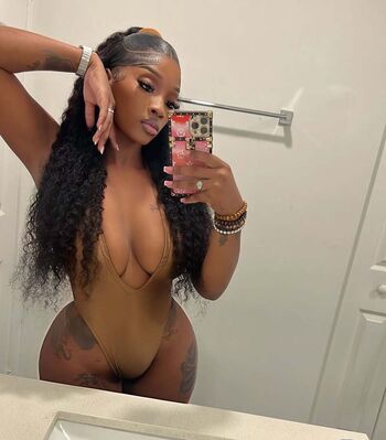 Full leaked Peachy skin private onlyfans photo
