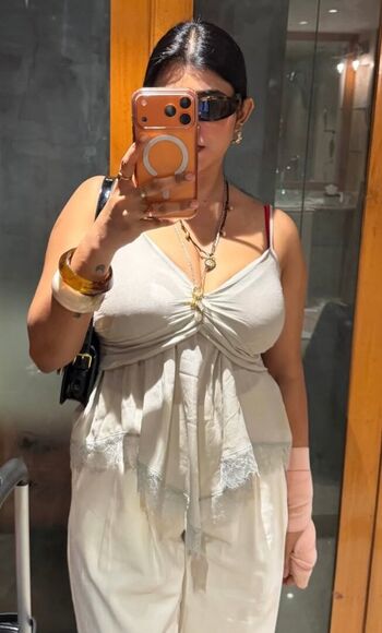 Full leaked Pearl ginothomas private onlyfans photo