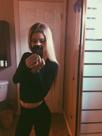 Full leaked Pearlcorridor private onlyfans photo
