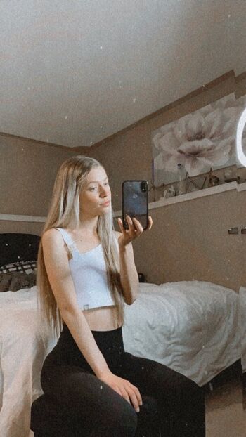 Full leaked Pearlcorridor private onlyfans photo
