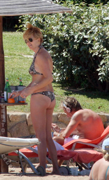 Full leaked Penny lancaster private onlyfans photo