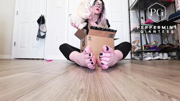 Full leaked Peppermintgiantess private onlyfans photo