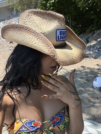 Full leaked Persian private onlyfans photo