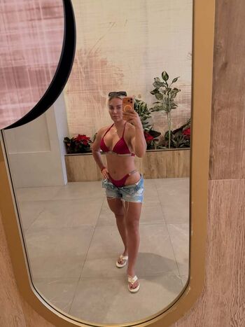 Full leaked Persian page private onlyfans photo
