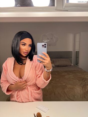 Full leaked Persian private onlyfans photo